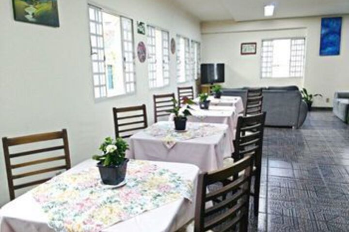 Dining 8 of 34