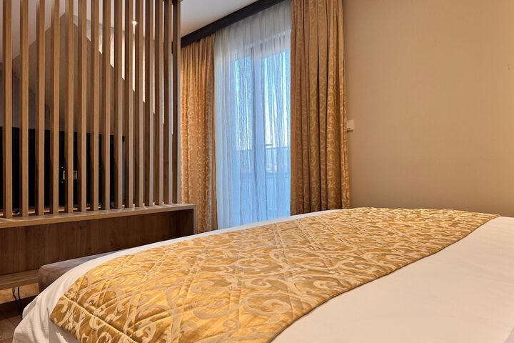 Room 13 of 31