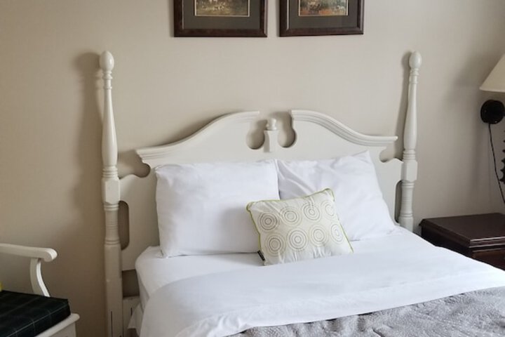 Room 13 of 163
