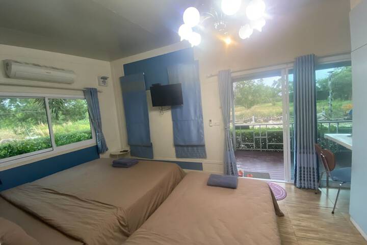 Room 103 of 195