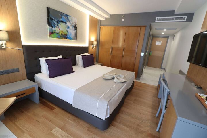 Room 8 of 71
