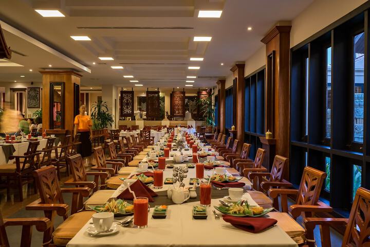 Dining 58 of 83