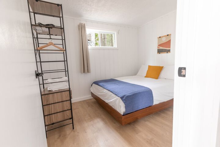 Room 12 of 140