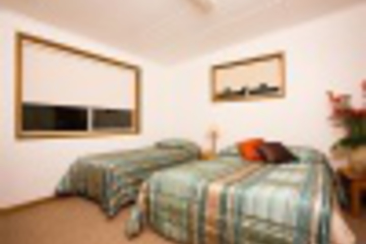 Room 52 of 180