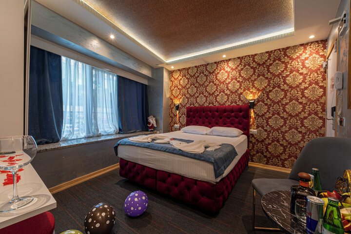 Room 10 of 25