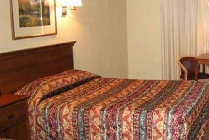 Room 4 of 6