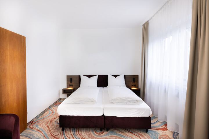 Room 42 of 84