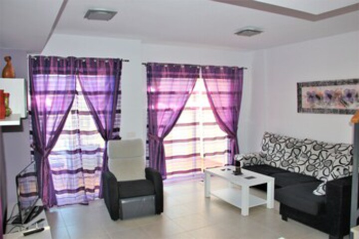 Lounge 19 of 45