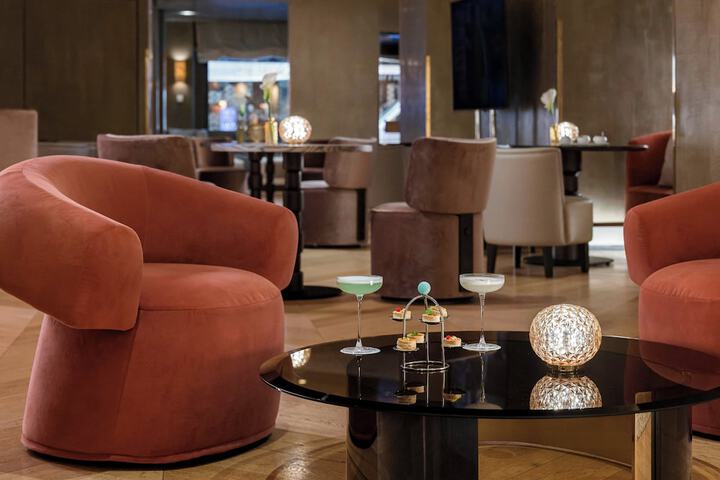 Lounge 138 of 156