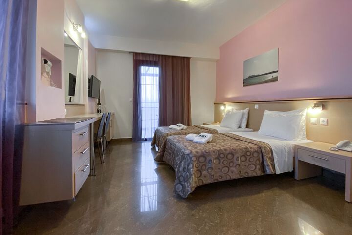 Room 10 of 74