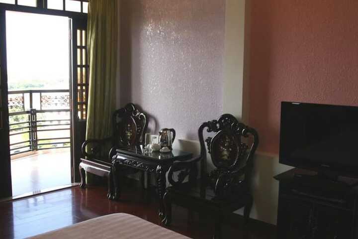 Room 8 of 44