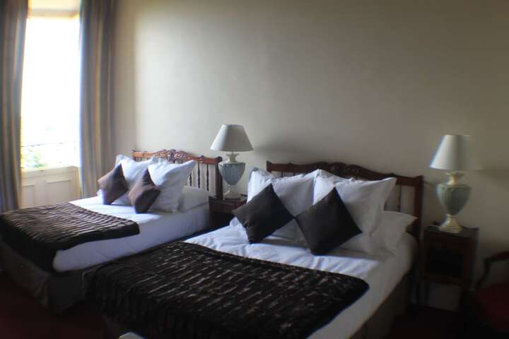 Room 12 of 37