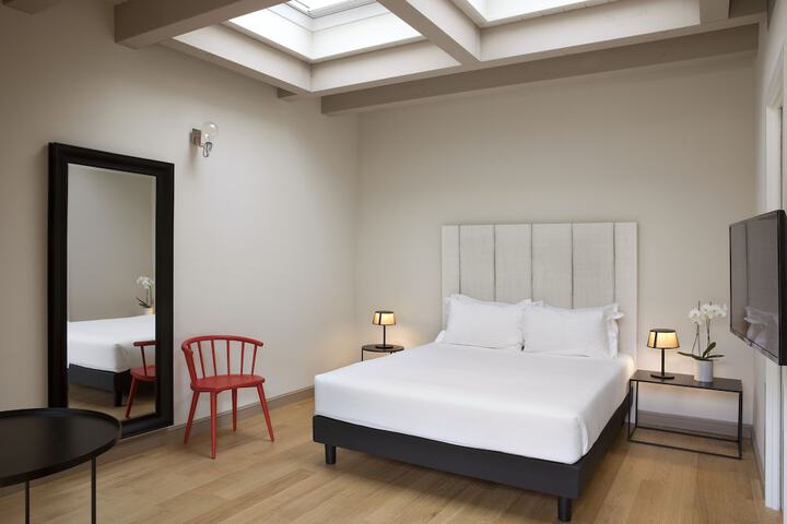 Room 26 of 82