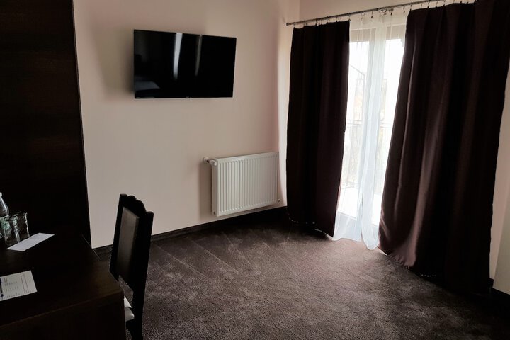 Room 35 of 73