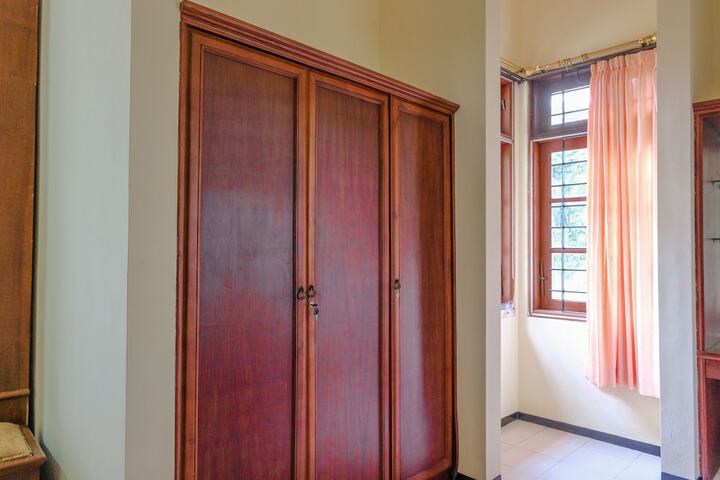 Room 13 of 50