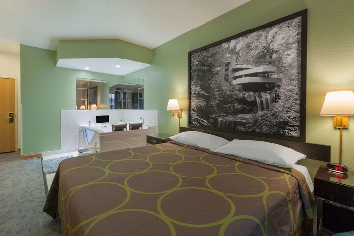 1 King Bed (4 of 26)