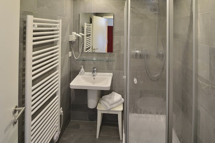 Room 15 of 35