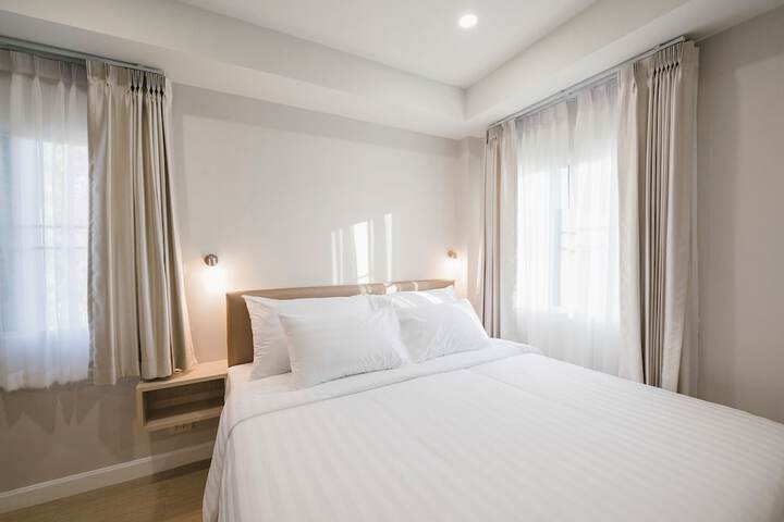 Room 6 of 32