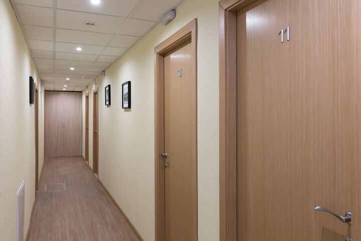Ballroom/Hall 33 of 34