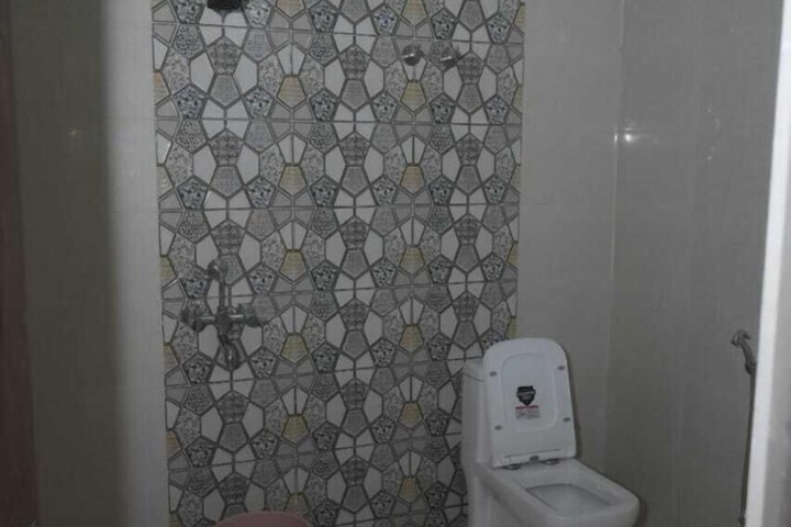 Room 9 of 13