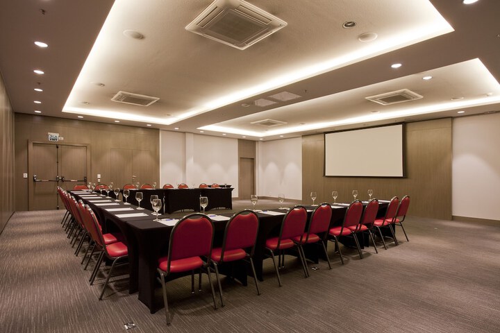 Ballroom/Hall 48 of 56