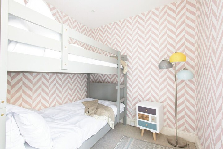 Room 4 of 29