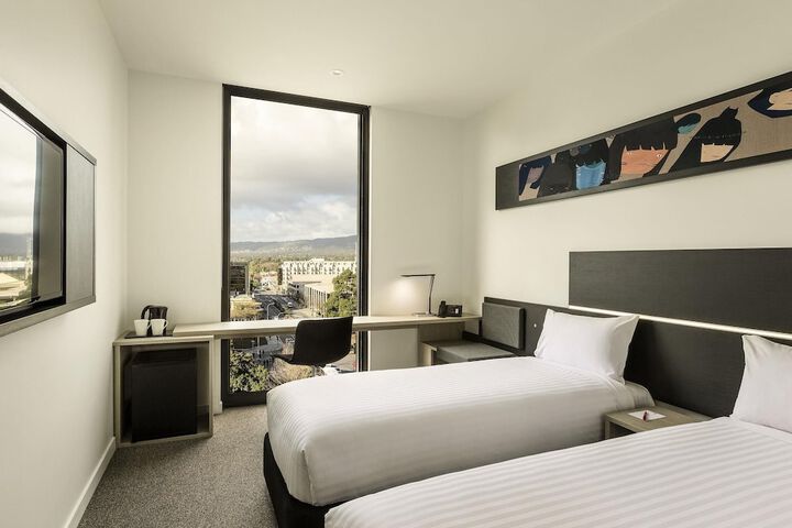 Room 16 of 52
