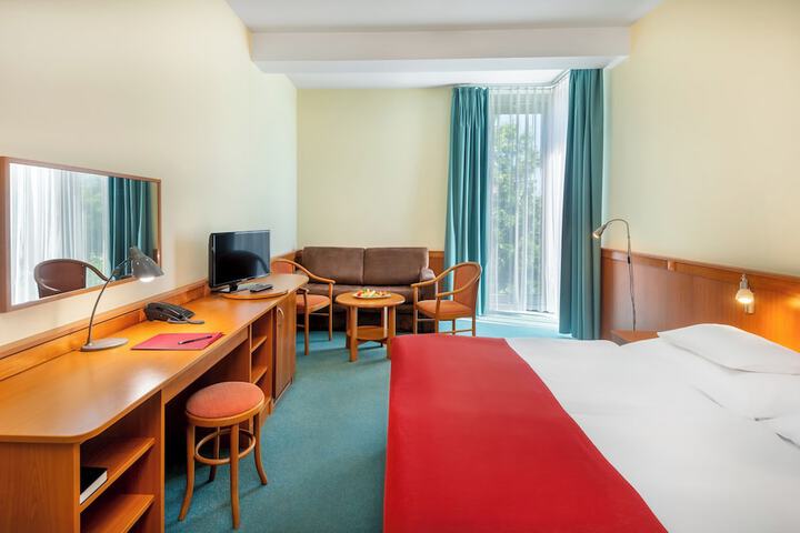 Room 19 of 51