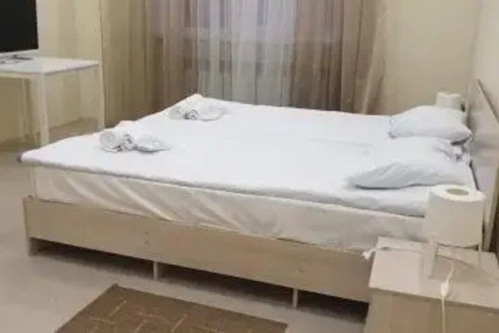 Room 4 of 9