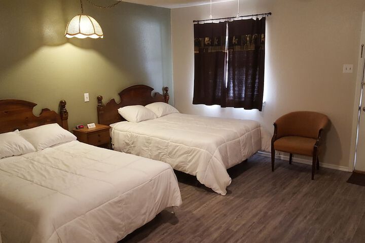Standard Room, King or Two Doubles (3 of 4)
