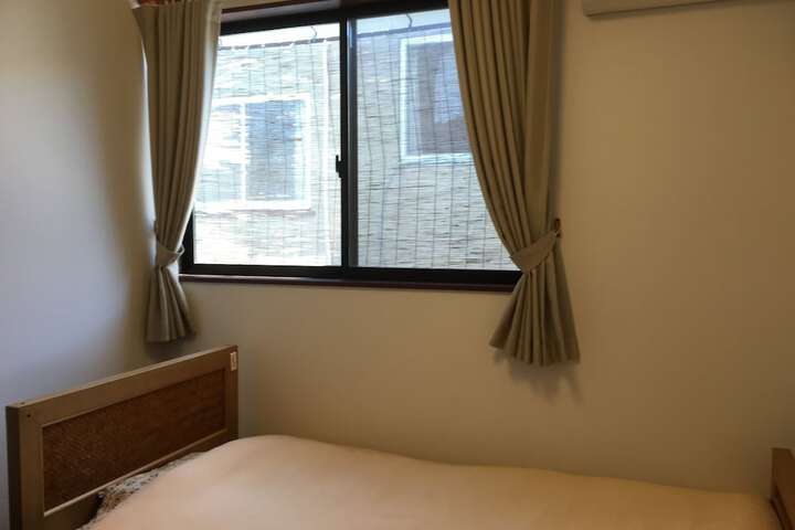 Room 10 of 66