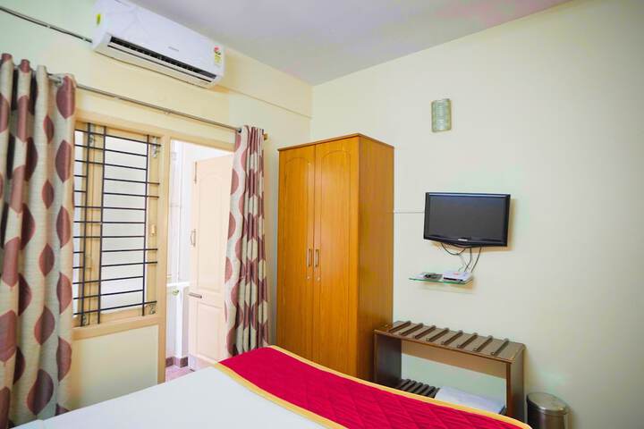 Room 8 of 18