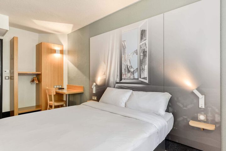 Room 16 of 42