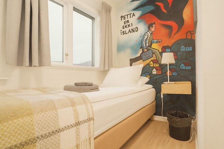 Room 16 of 36