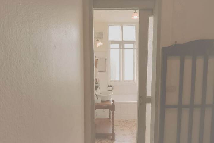 Room 43 of 93