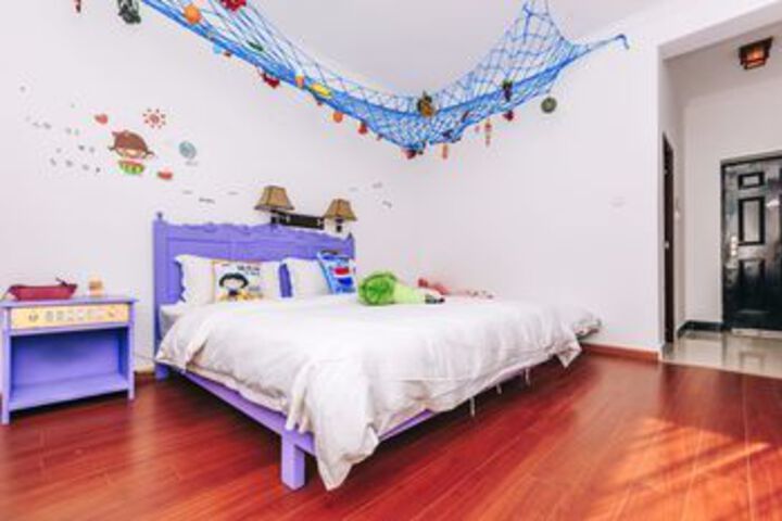 Room 32 of 54