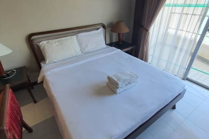 Room 223 of 650