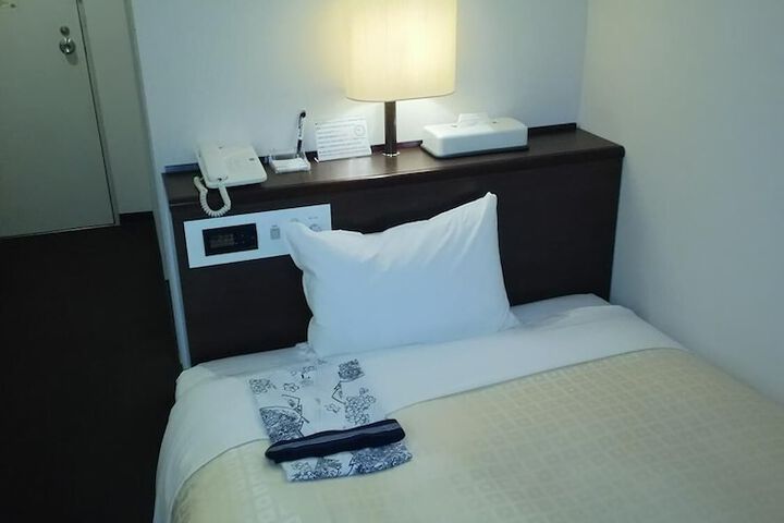 Room 10 of 31