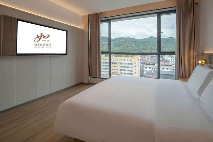 Room 17 of 27