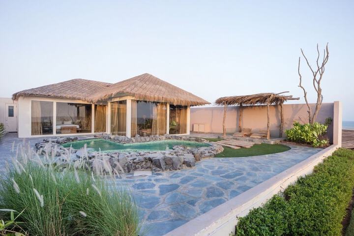Hotel Pool