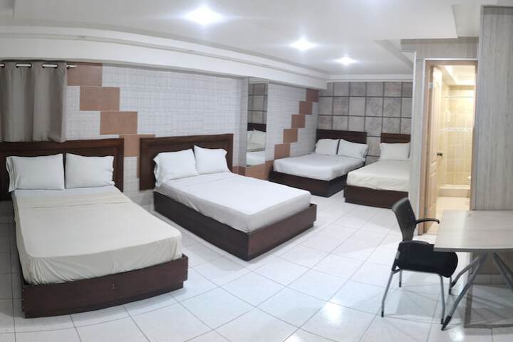 Room 7 of 9