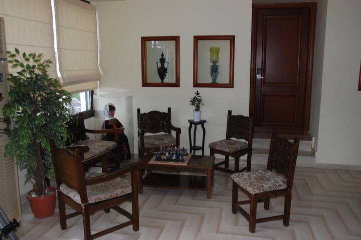 Entrance & Lobby