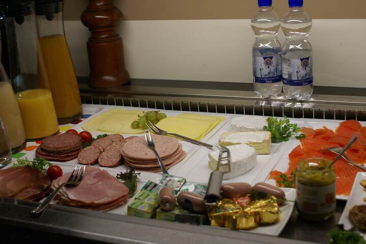 Dining 39 of 51