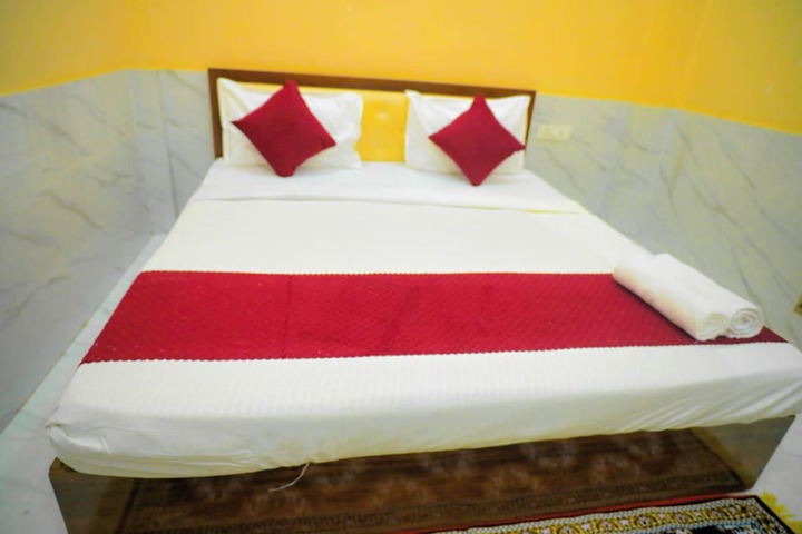 Room 6 of 33