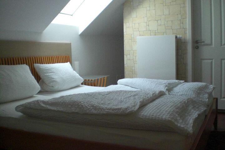 Room 13 of 44