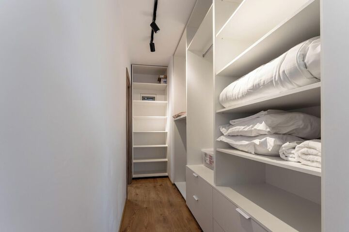 Room 164 of 653