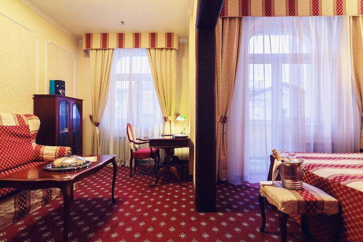 Room 26 of 46