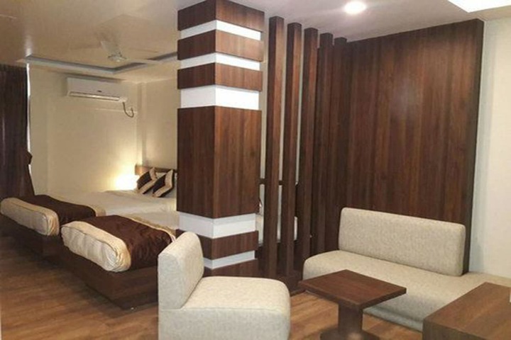 Room 6 of 38