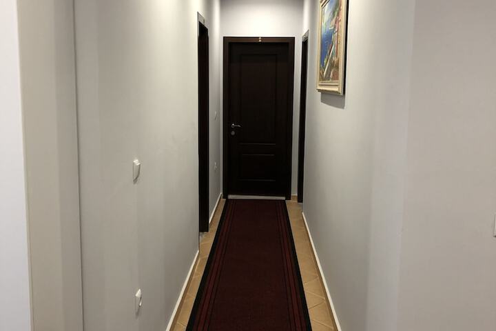 Ballroom/Hall 13 of 14