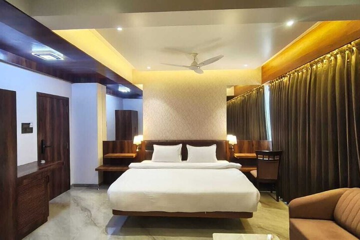 Room 5 of 27
